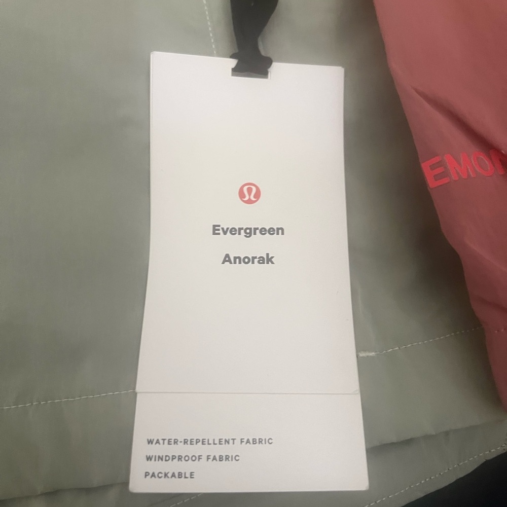 Lululemon Evergreen Anorak NWT Size 6 
Color: Brier Rose/Pale Raspberry/Ivory - Picture 3 of 9